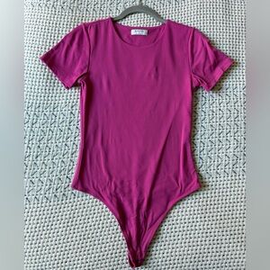 Babaton Contour Crew Shortsleeve Bodysuit